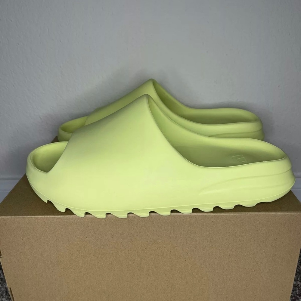 Yeezy slide grow green